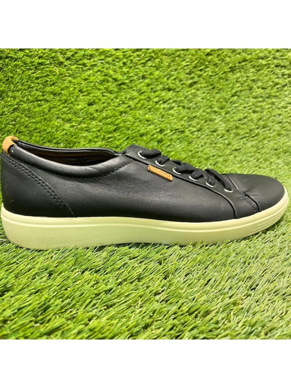 Ecco Soft 7 Mens Size 7 Black Casual Classic Leather Lace Up Shoes Sneakers